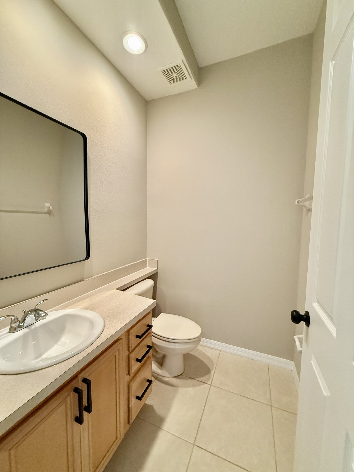Gorgeous, 3/2.5 Two-Story Townhome in Gated Woodland Terrace at Timber Springs with Pond View! property image