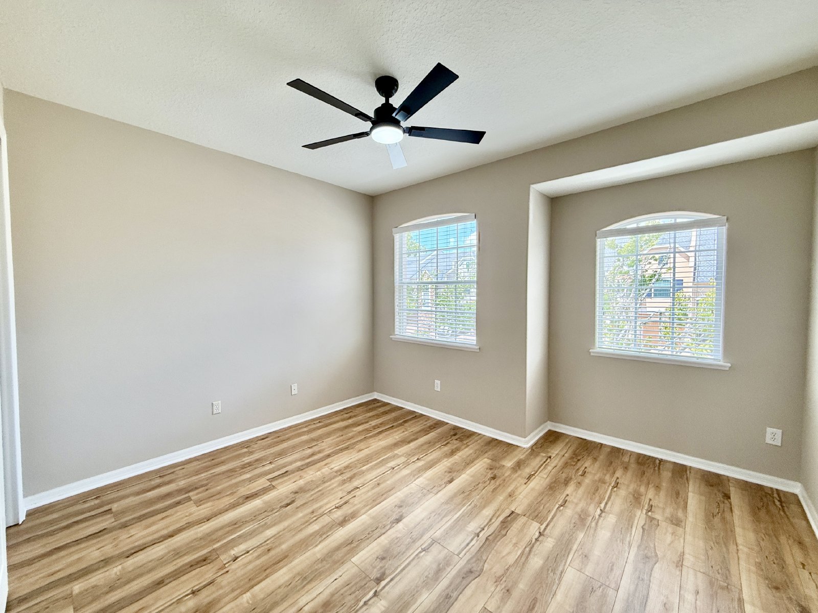 Gorgeous, 3/2.5 Two-Story Townhome in Gated Woodland Terrace at Timber Springs with Pond View! property image