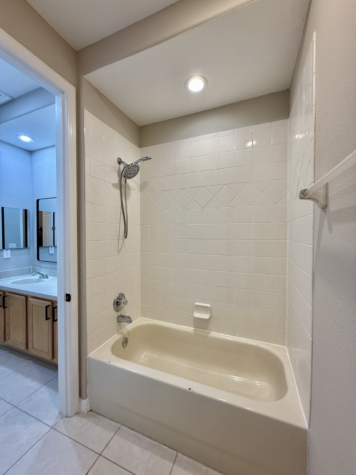 Gorgeous, 3/2.5 Two-Story Townhome in Gated Woodland Terrace at Timber Springs with Pond View! property image