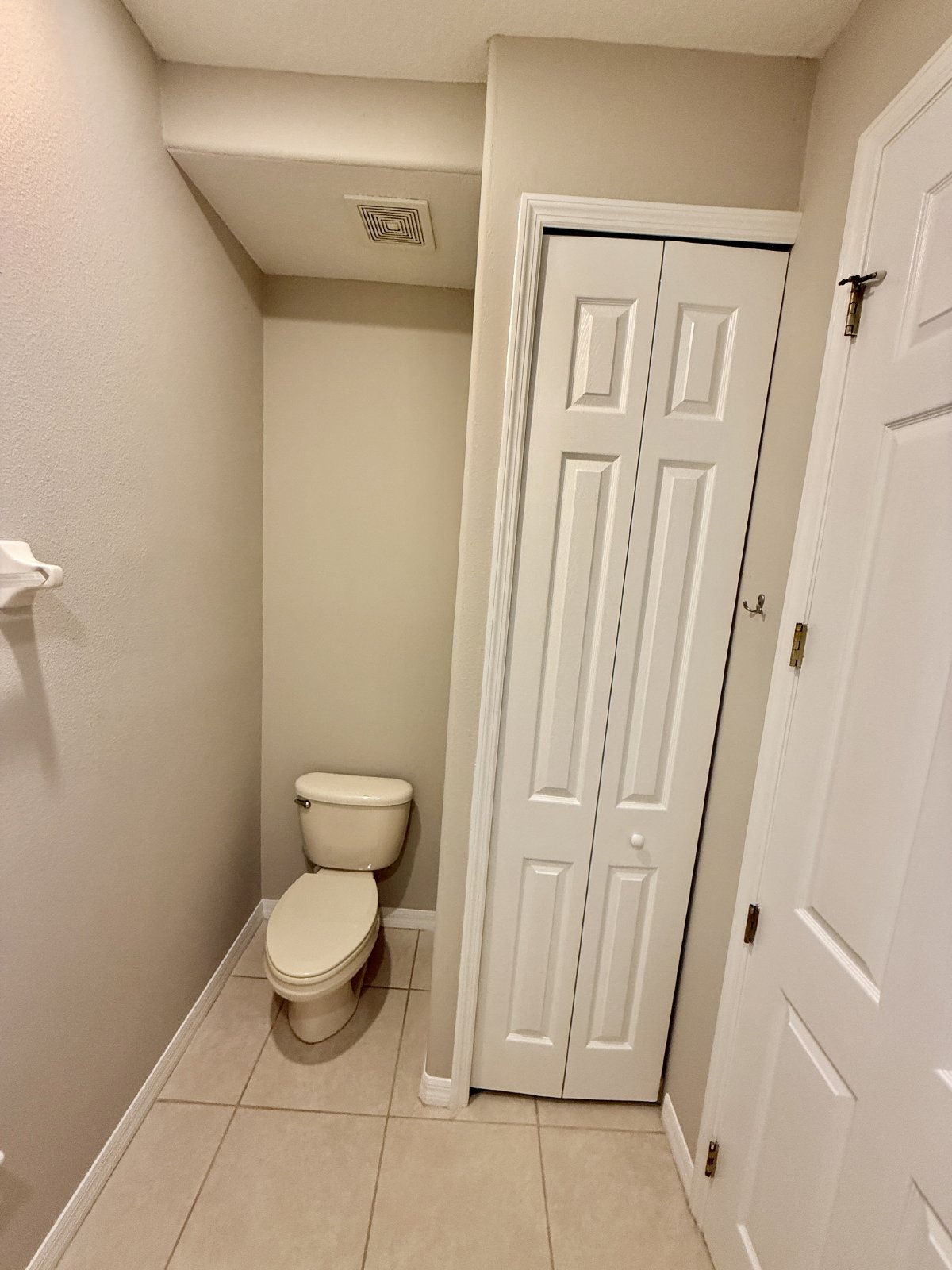 Gorgeous, 3/2.5 Two-Story Townhome in Gated Woodland Terrace at Timber Springs with Pond View! property image