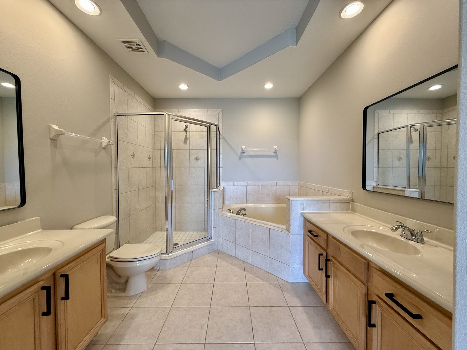 Gorgeous, 3/2.5 Two-Story Townhome in Gated Woodland Terrace at Timber Springs with Pond View! property image