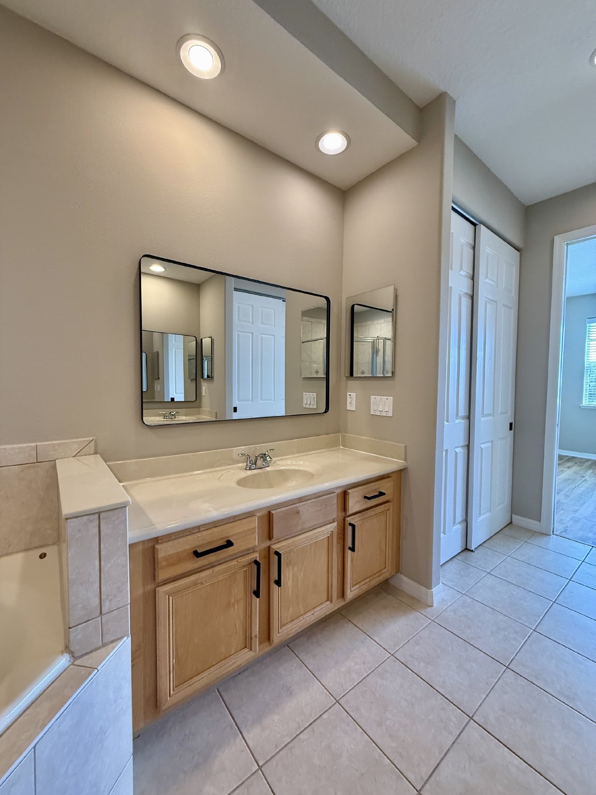 Gorgeous, 3/2.5 Two-Story Townhome in Gated Woodland Terrace at Timber Springs with Pond View! property image