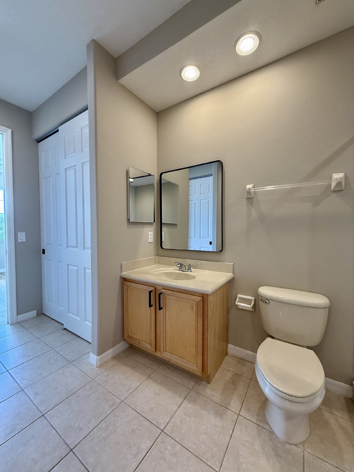 Gorgeous, 3/2.5 Two-Story Townhome in Gated Woodland Terrace at Timber Springs with Pond View! property image