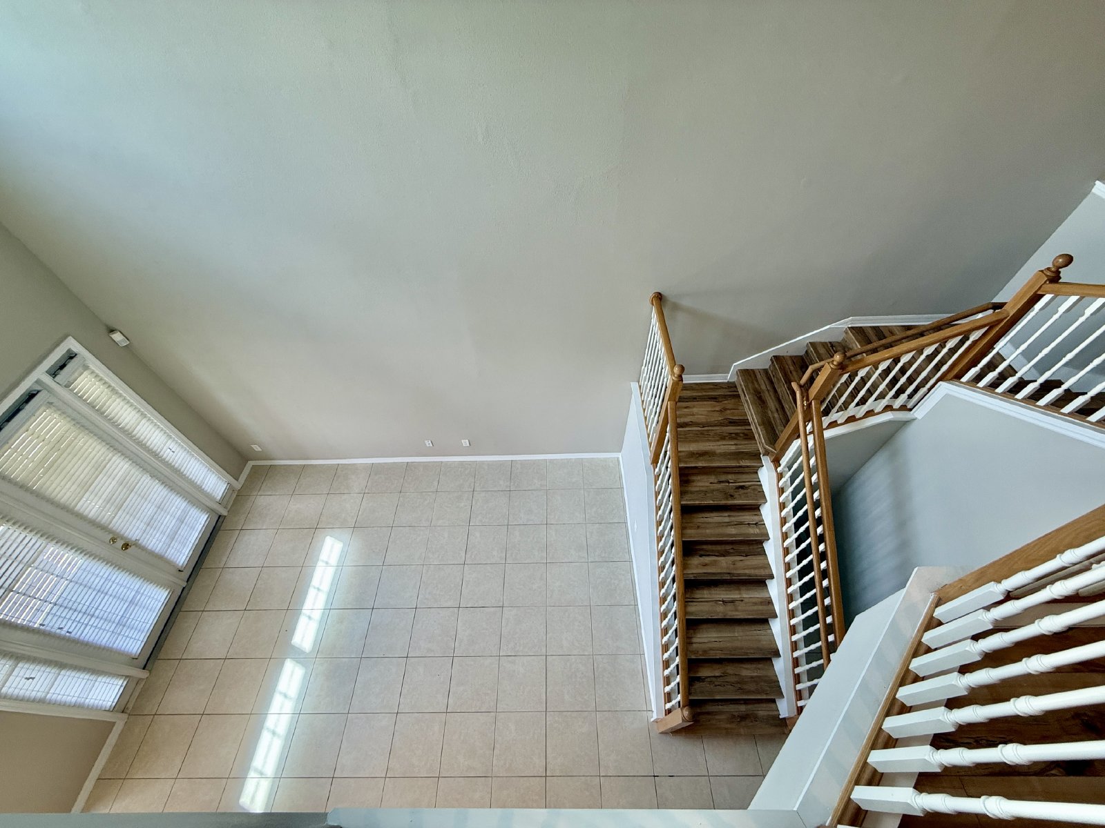 Gorgeous, 3/2.5 Two-Story Townhome in Gated Woodland Terrace at Timber Springs with Pond View! property image