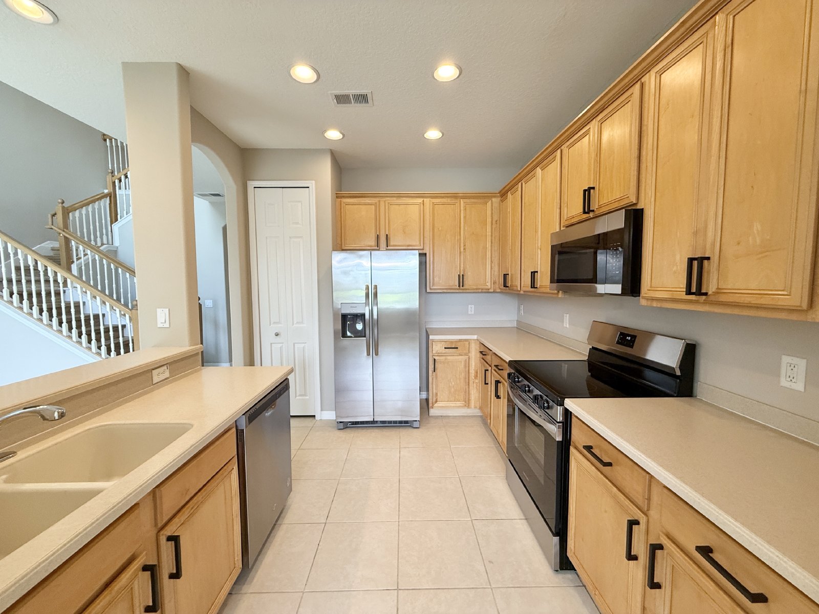 Gorgeous, 3/2.5 Two-Story Townhome in Gated Woodland Terrace at Timber Springs with Pond View! property image