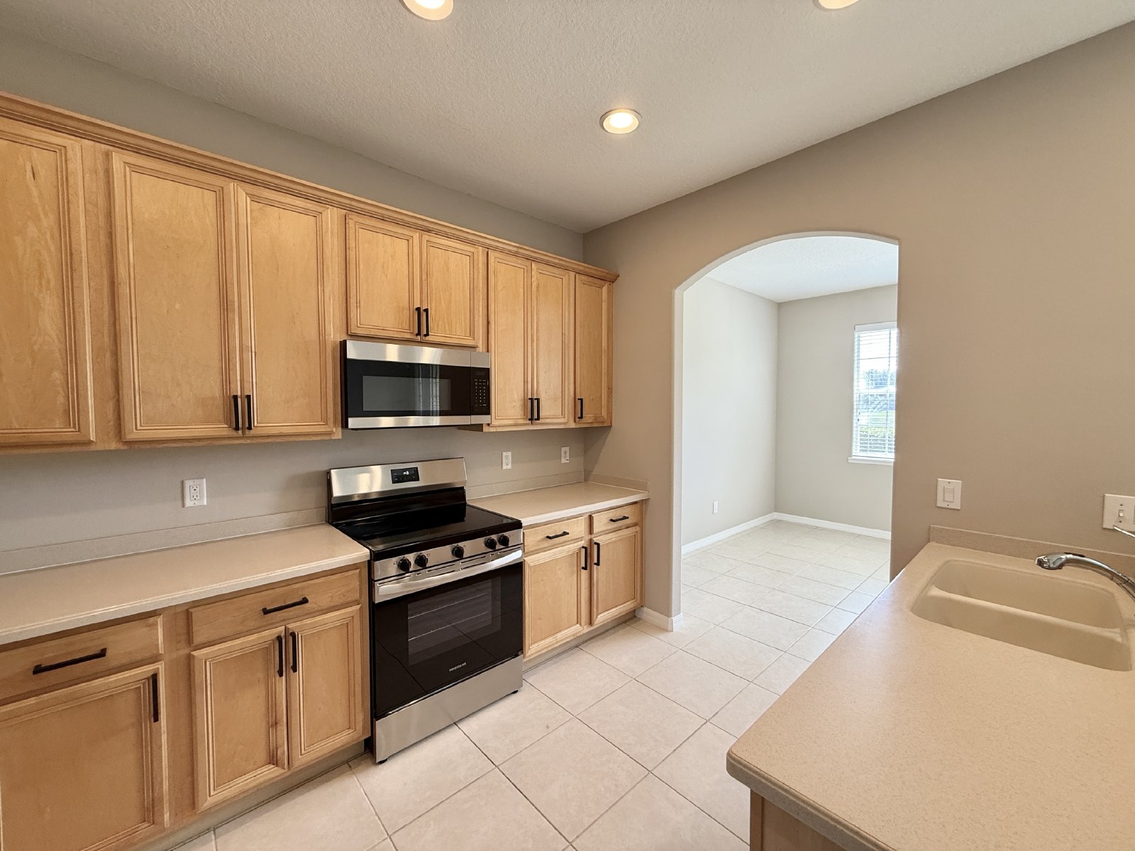Gorgeous, 3/2.5 Two-Story Townhome in Gated Woodland Terrace at Timber Springs with Pond View! property image