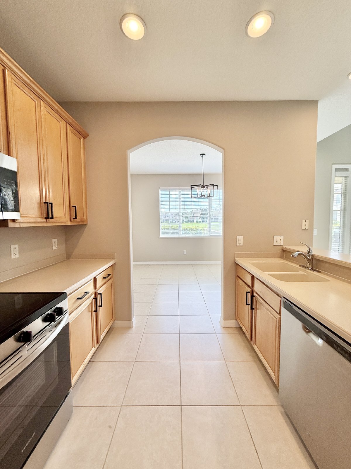 Gorgeous, 3/2.5 Two-Story Townhome in Gated Woodland Terrace at Timber Springs with Pond View! property image